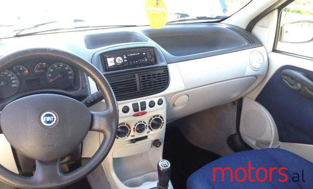 2004' Fiat Punto photo #2