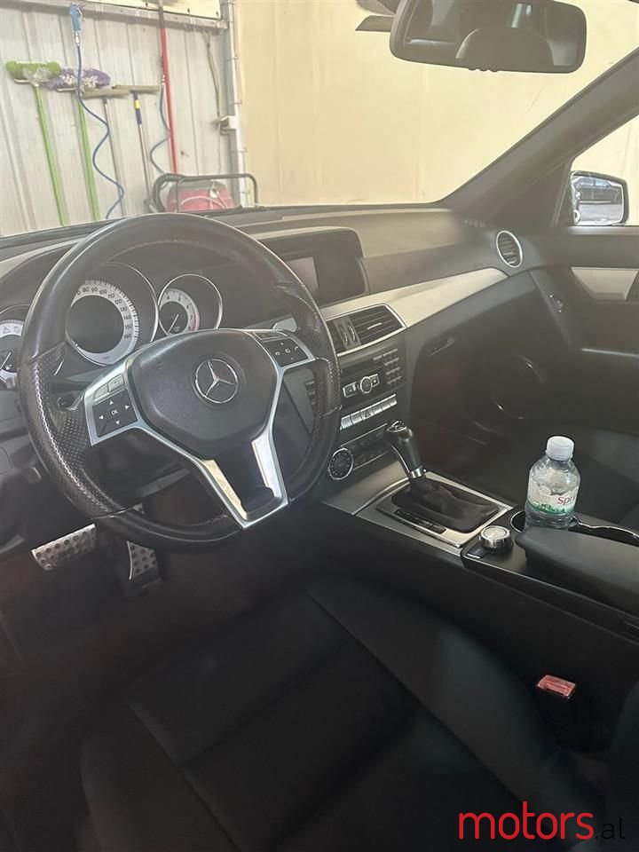 2012' Mercedes-Benz C 250 photo #5