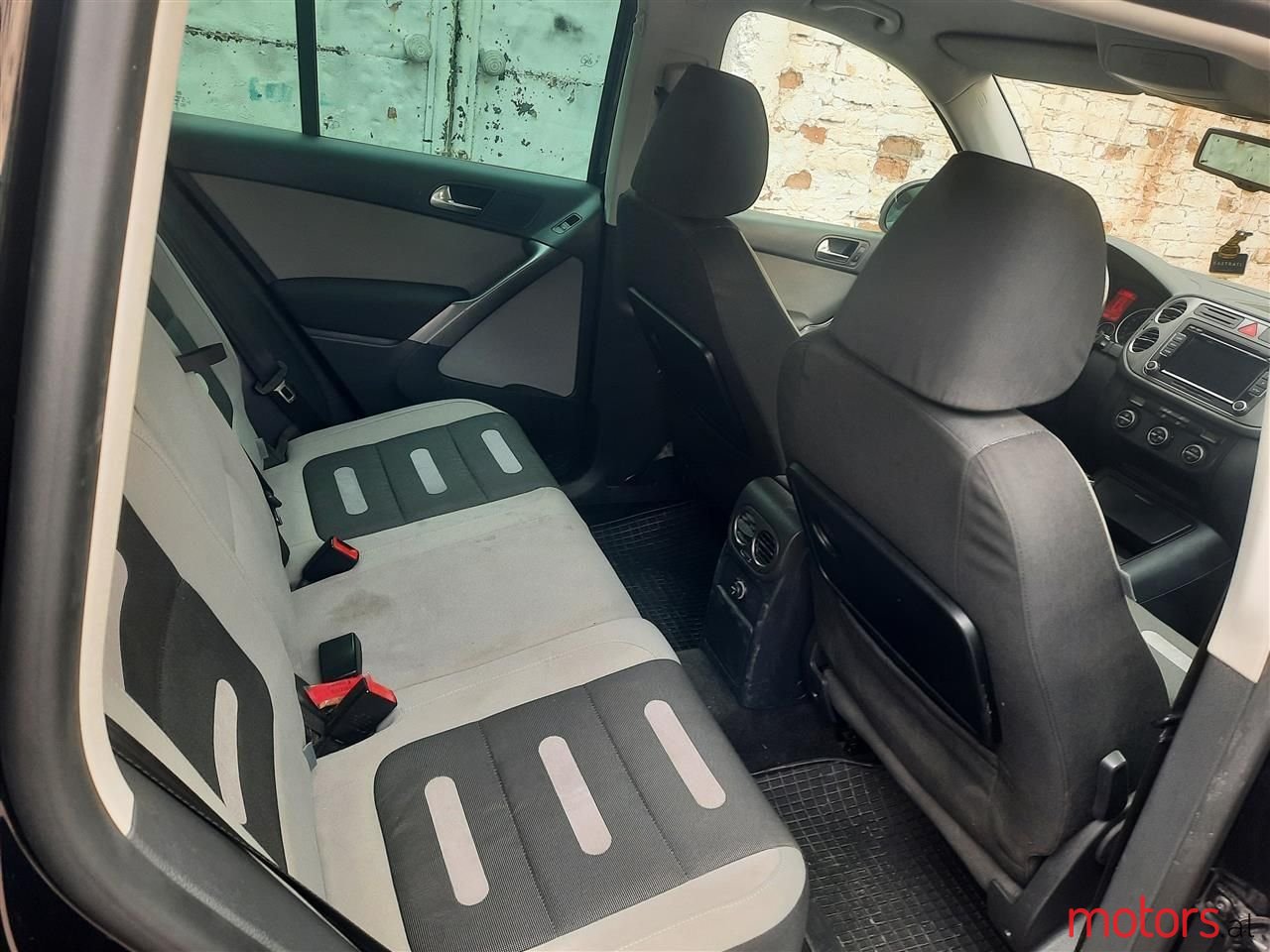 2009' Volkswagen Tiguan photo #4