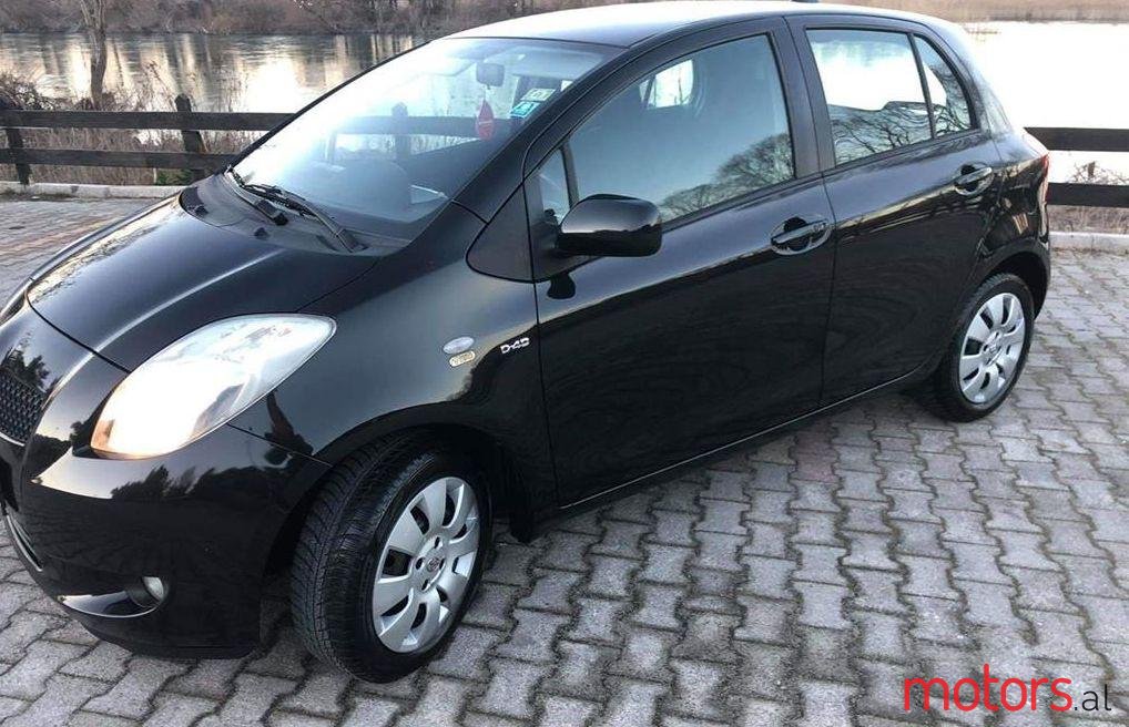 2009' Toyota Yaris photo #1