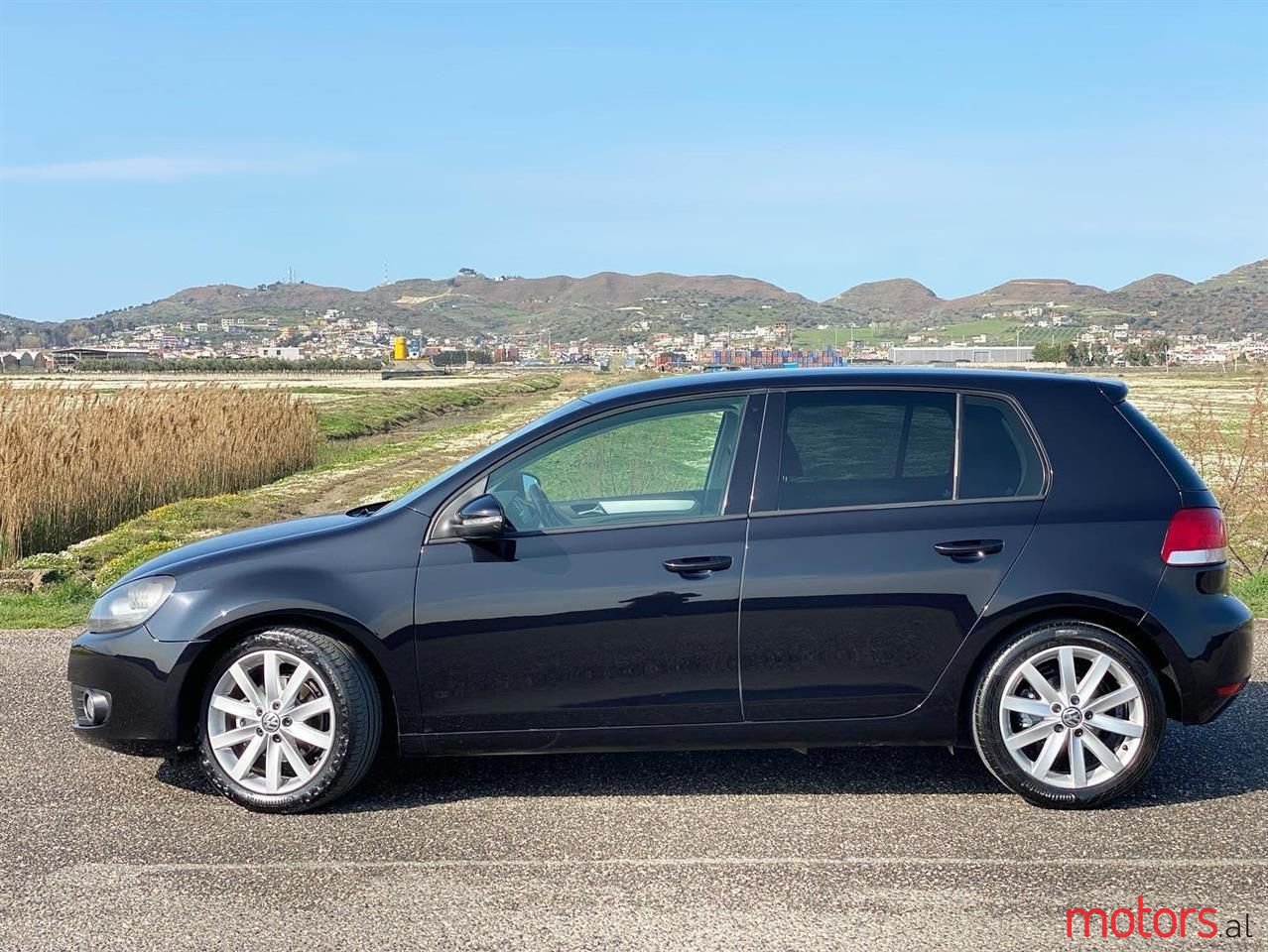 2012' Volkswagen Golf photo #4