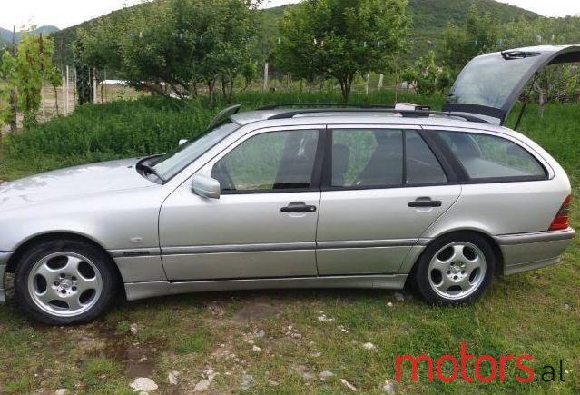 2000' Mercedes-Benz C-Class photo #1