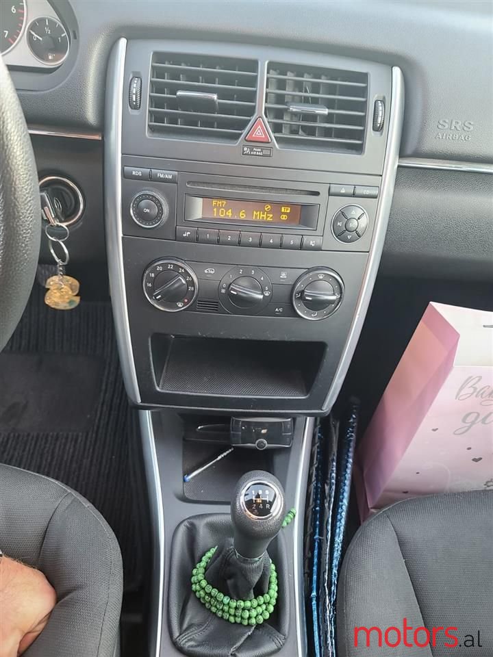 2009' Mercedes-Benz B 180 photo #6