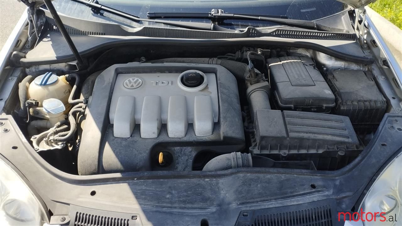 2005' Volkswagen Golf photo #5