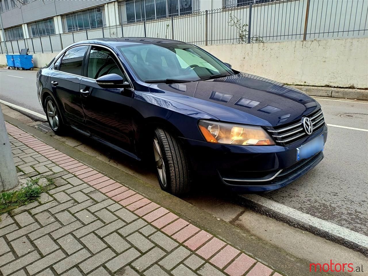 2013' Volkswagen Passat photo #2