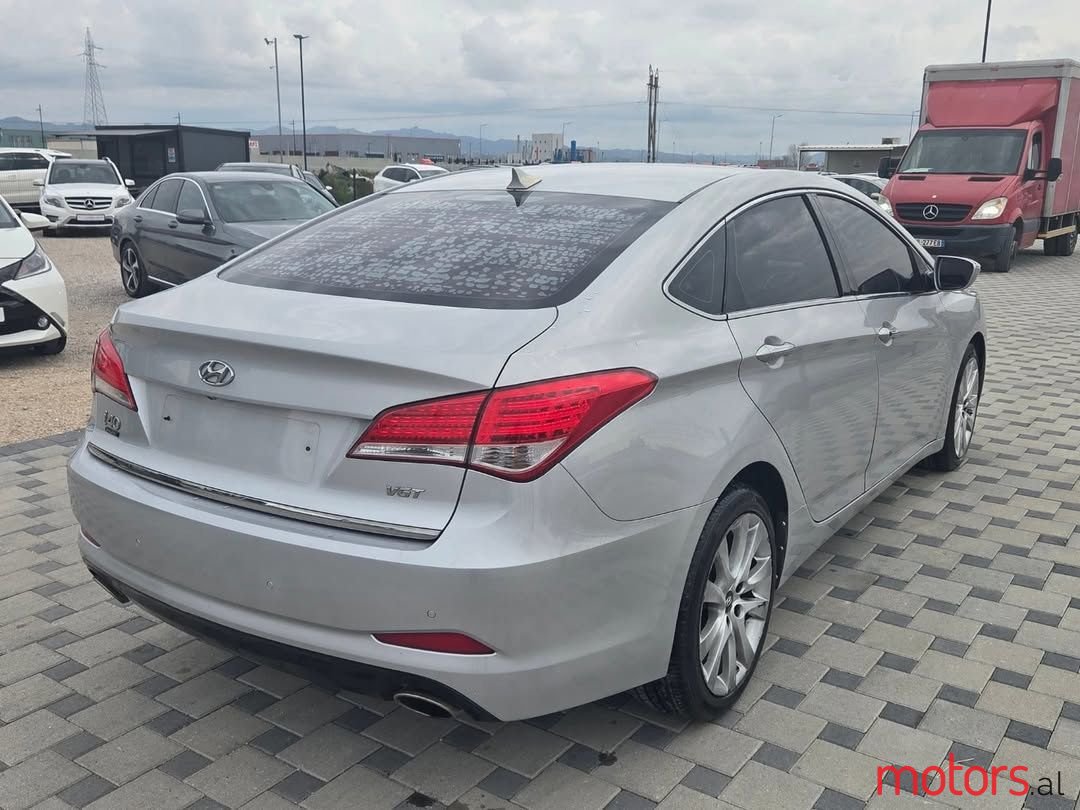 2013' Hyundai i40 photo #3