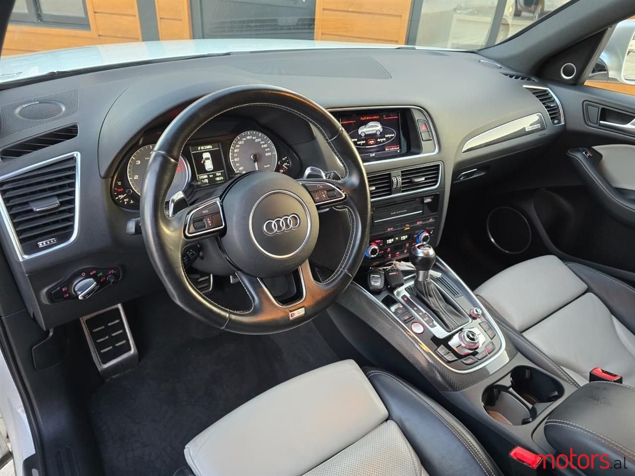 2015' Audi SQ5 photo #5