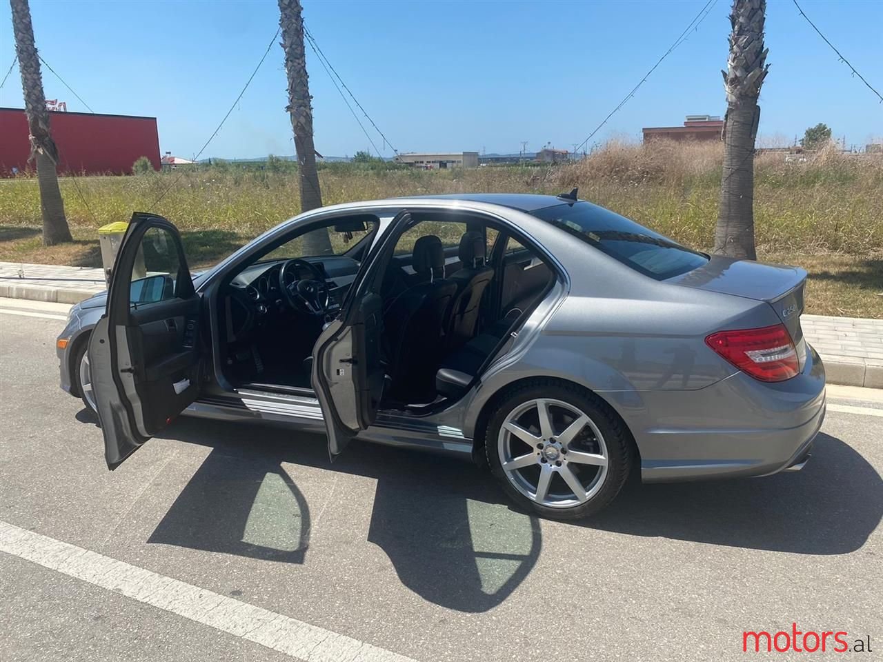 2012' Mercedes-Benz C 250 photo #6
