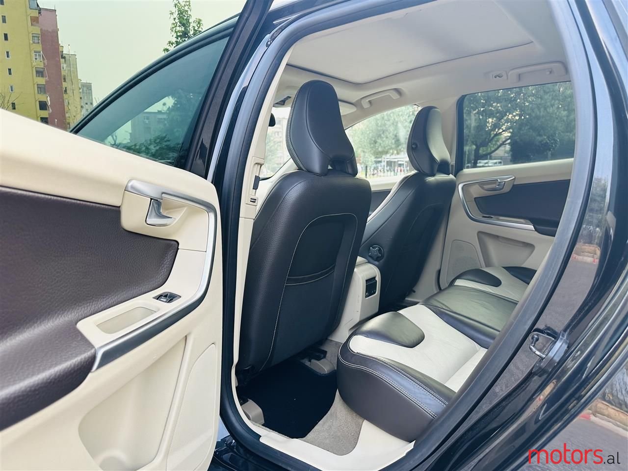 2011' Volvo Xc 60 photo #5