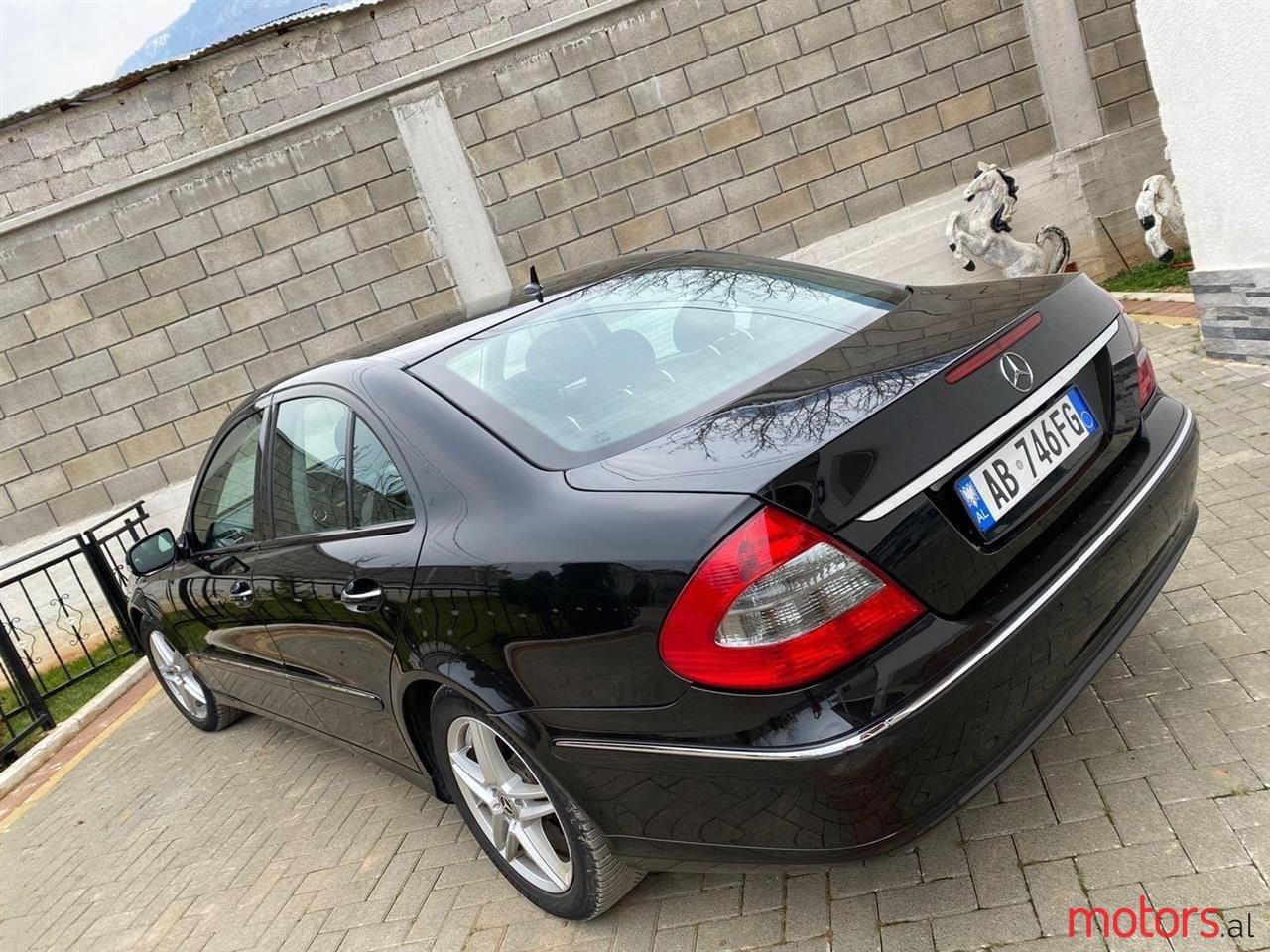 2007' Mercedes-Benz E 200 photo #2