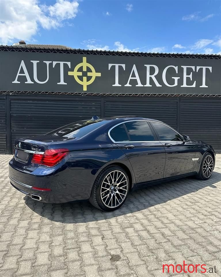 2013' BMW 740 photo #2