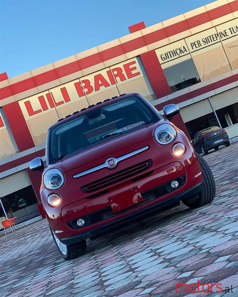 2014' Fiat 500L photo #2