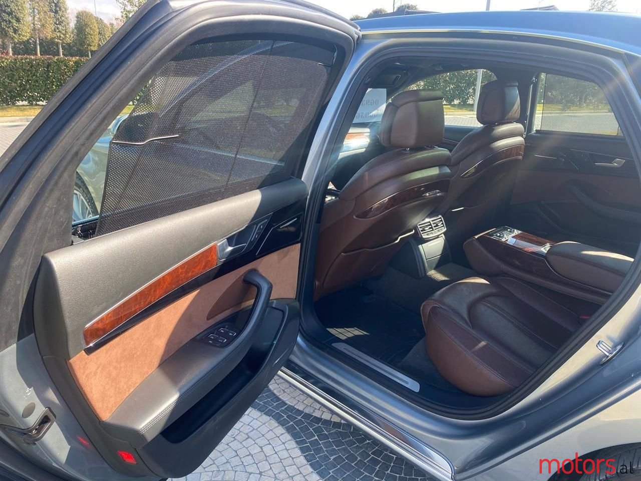 2012' Audi A8 photo #5