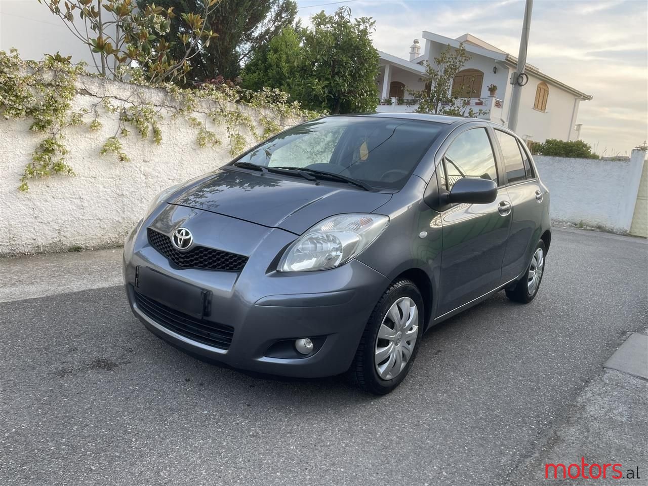 2010' Toyota Yaris photo #1