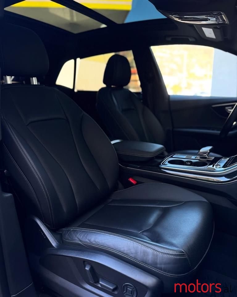 2022' Audi Q8 photo #6