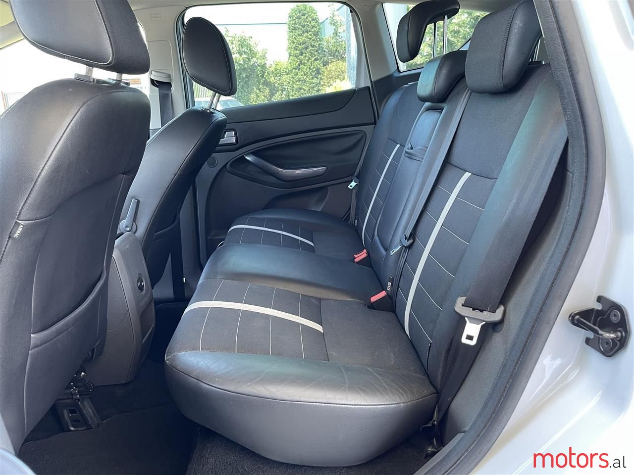 2009' Ford Kuga photo #4