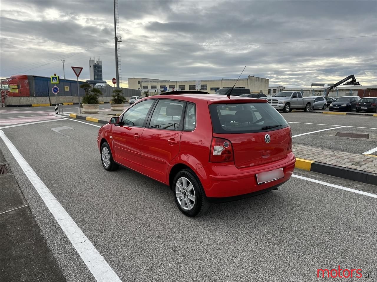 2005' Volkswagen Polo photo #5