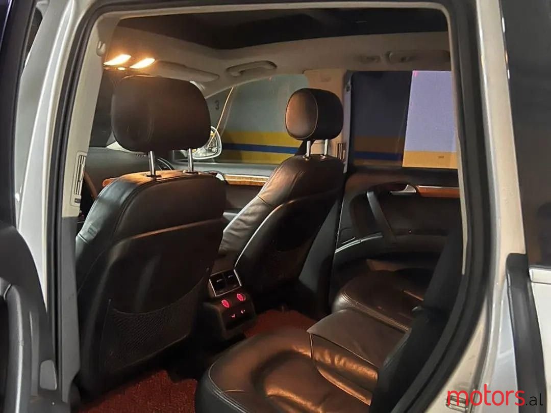 2012' Audi Q7 photo #3