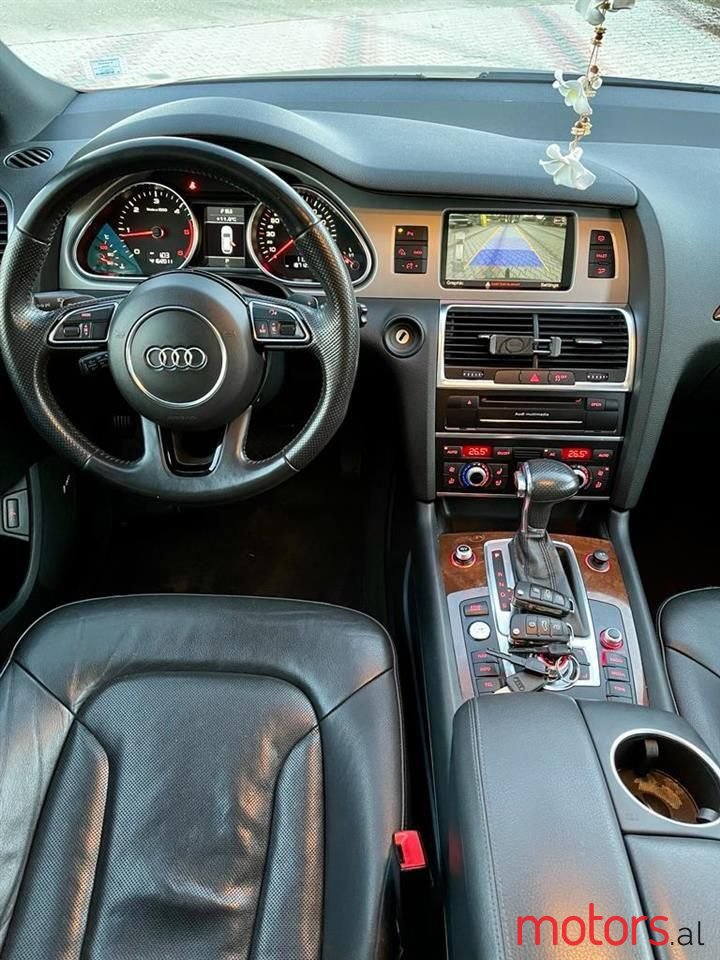 2012' Audi Q7 photo #5