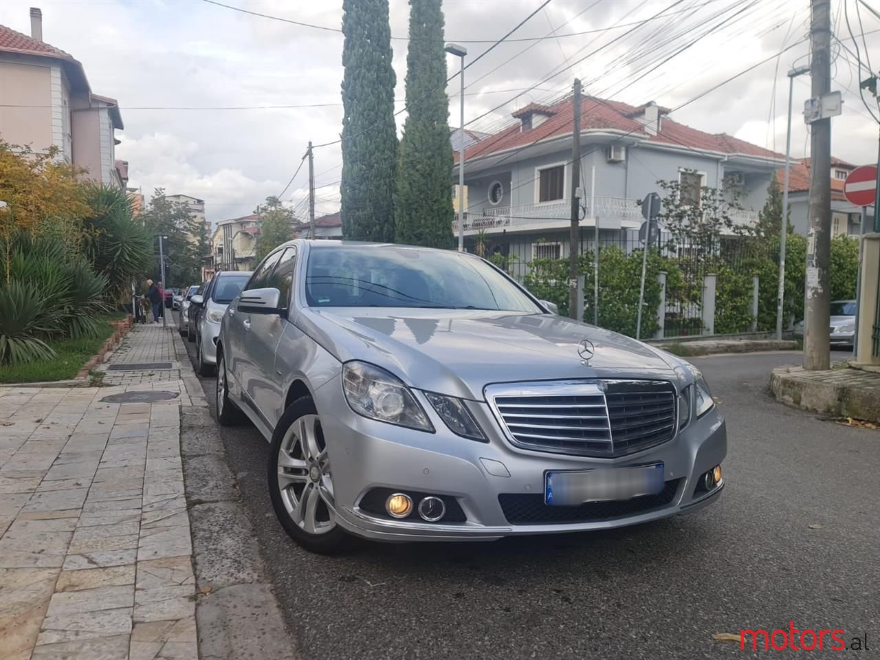 2010' Mercedes-Benz E 220 photo #6