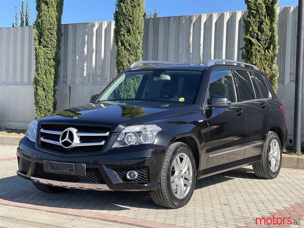 2011' Mercedes-Benz GLK 220 photo #1