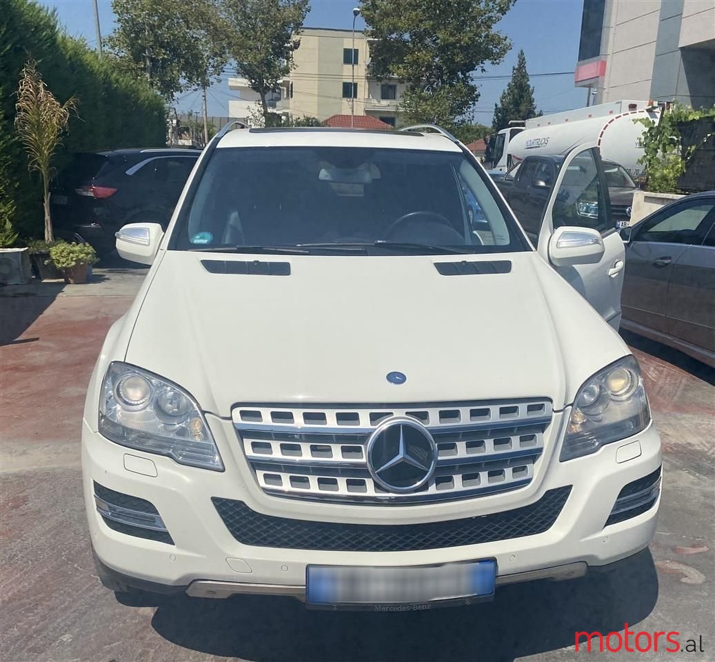 2011' Mercedes-Benz ML 350 photo #4