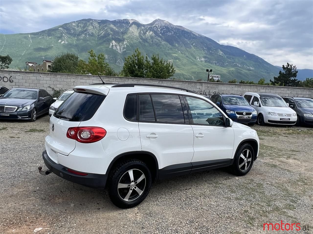 2008' Volkswagen Tiguan photo #3