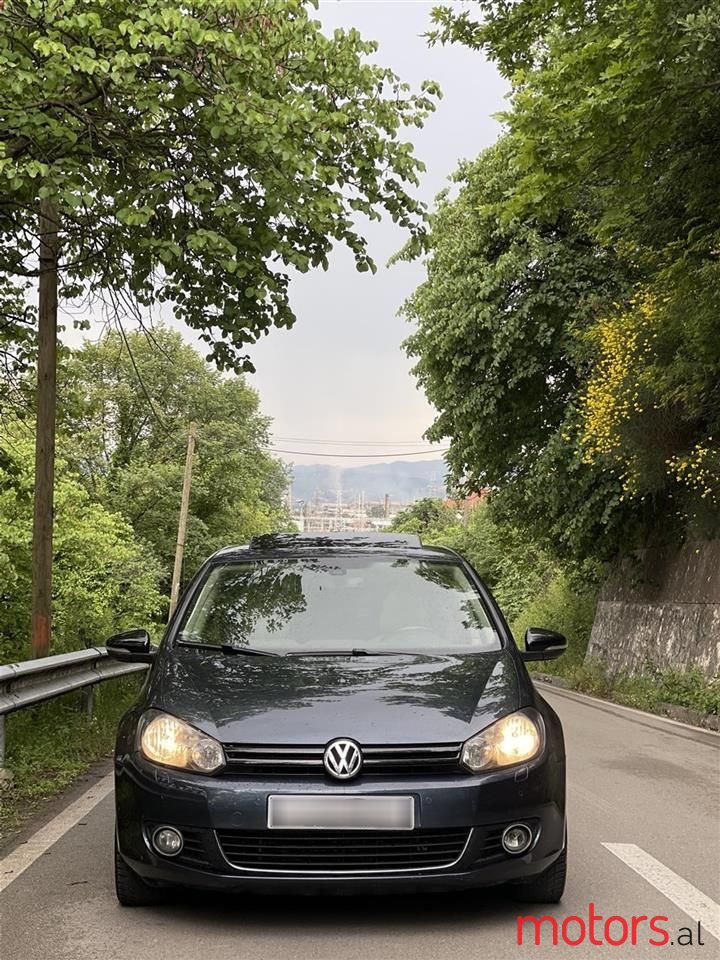 2010' Volkswagen Golf photo #1