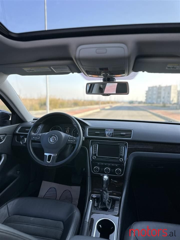 2014' Volkswagen Passat photo #5