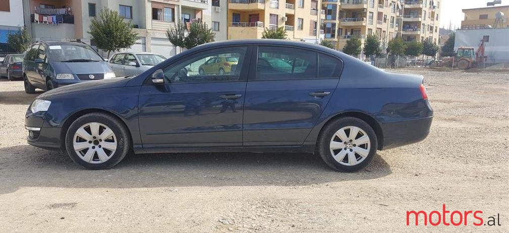 2008' Volkswagen Passat photo #1