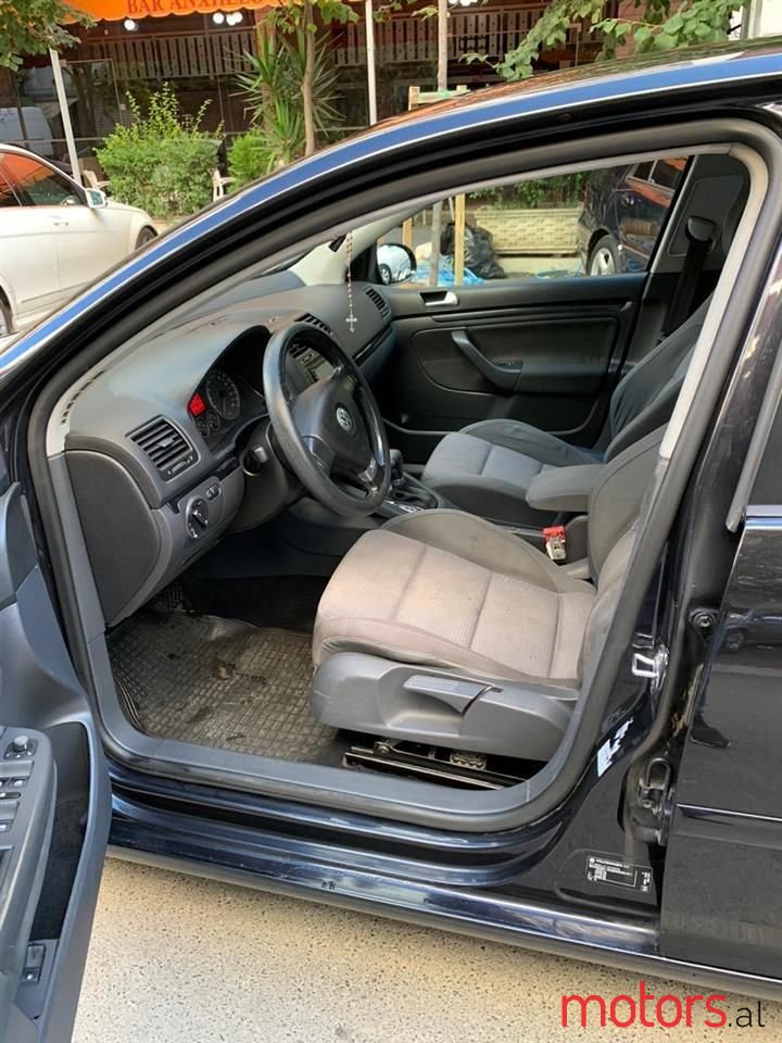 2007' Volkswagen Golf photo #1