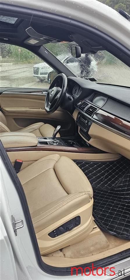 2011' BMW X5 photo #2