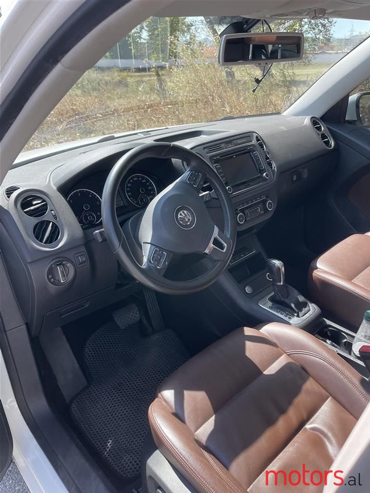 2014' Volkswagen Tiguan photo #2