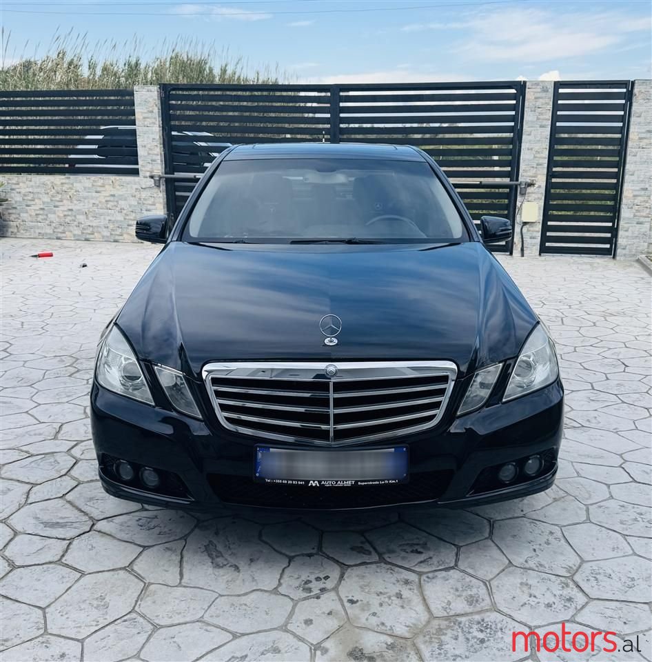 2010' Mercedes-Benz E 220 photo #6