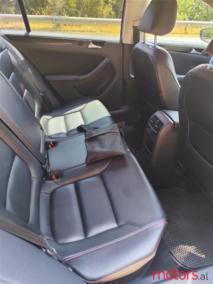 2013' Volkswagen Jetta photo #6