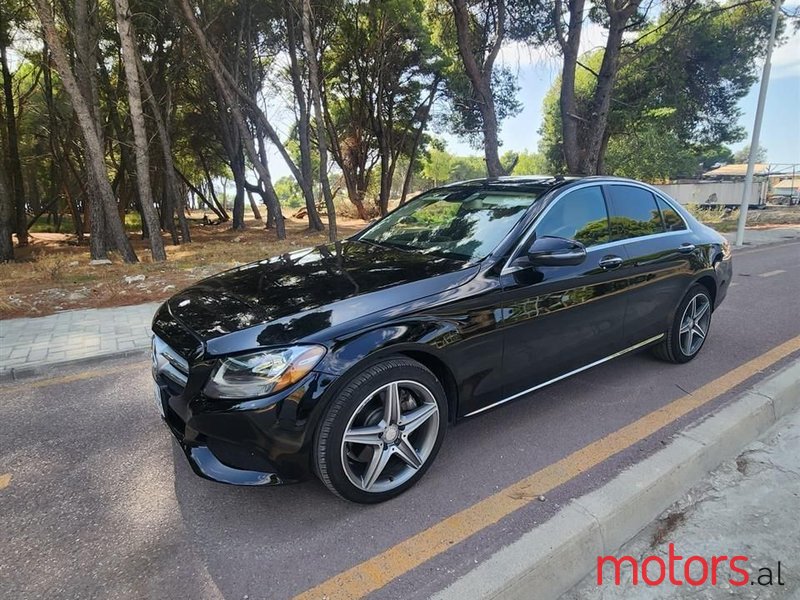 2016' Mercedes-Benz C 300 photo #1