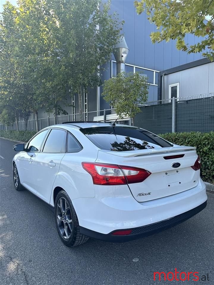 2013' Ford Focus photo #3