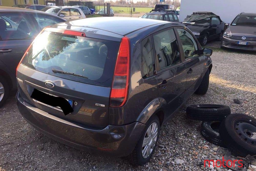 2004' Ford Fiesta photo #2