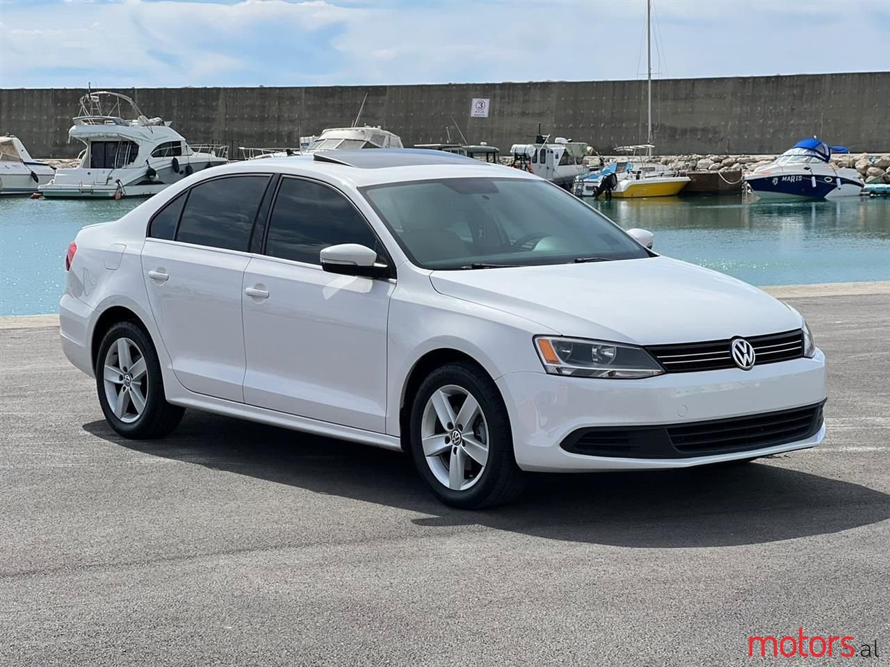 2012' Volkswagen Jetta photo #1