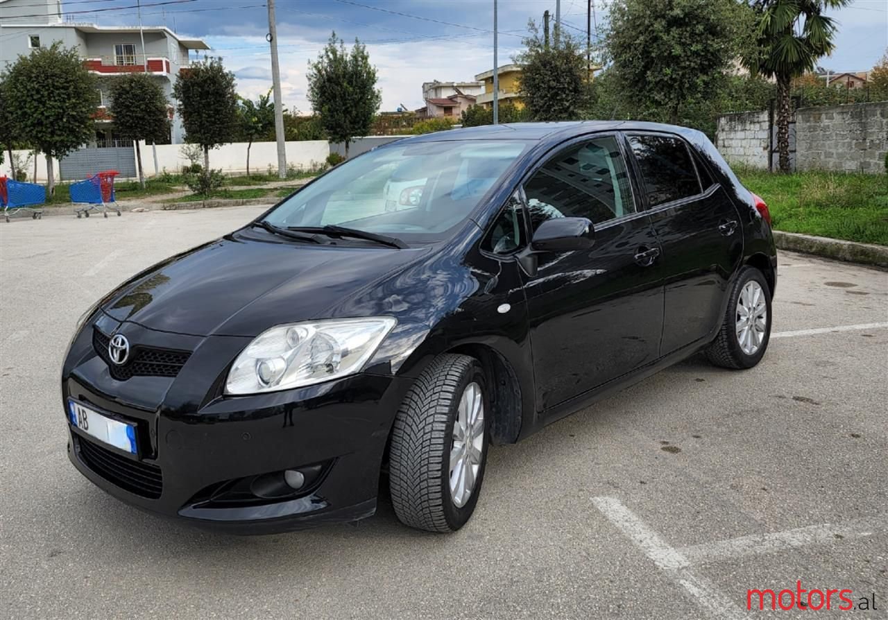 2008' Toyota Auris photo #3