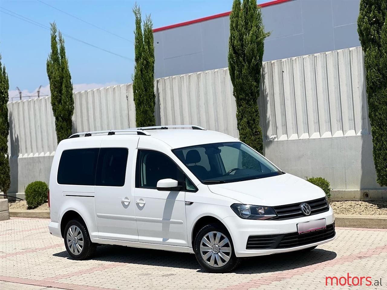 2017' Volkswagen Caddy photo #3