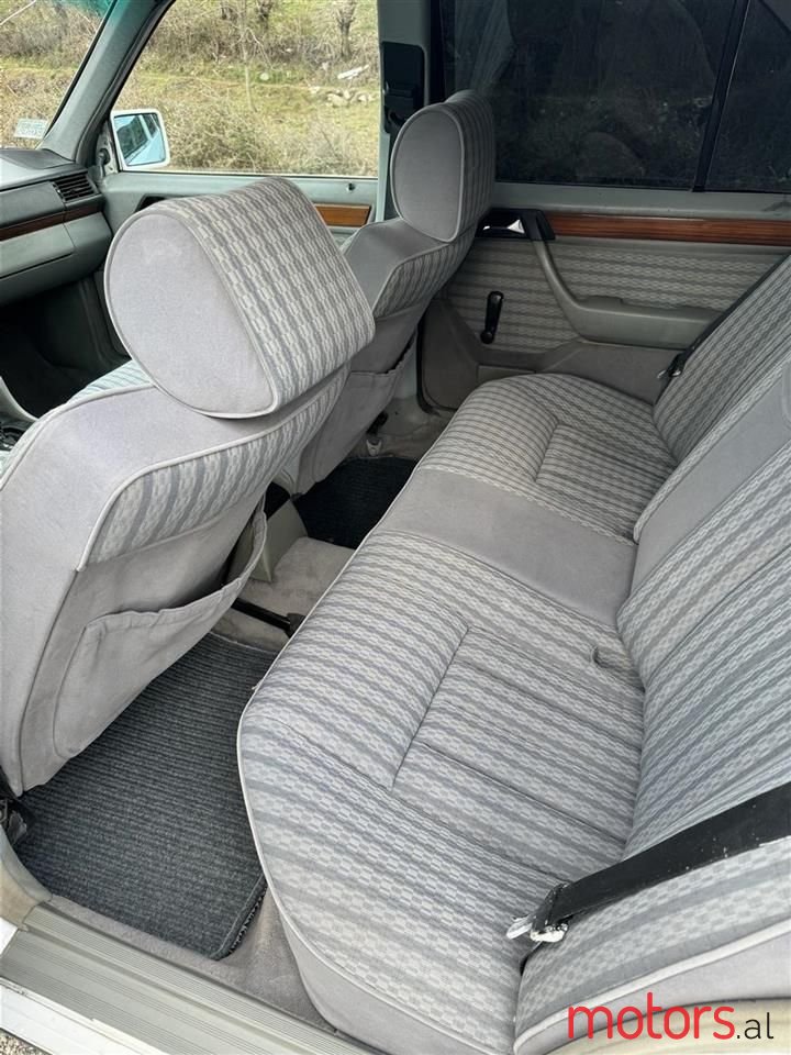 1994' Mercedes-Benz 250 photo #5