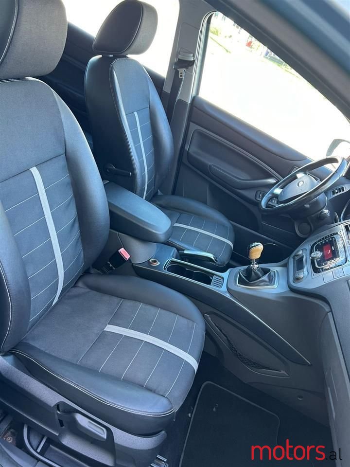 2010' Ford Kuga photo #4