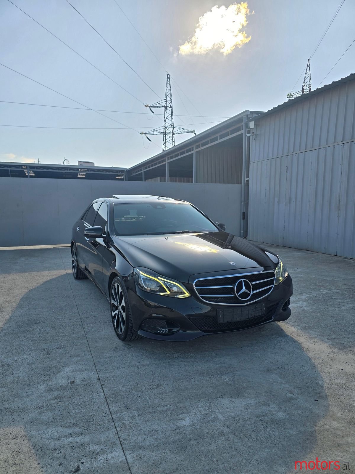 2015' Mercedes-Benz E 220 photo #2