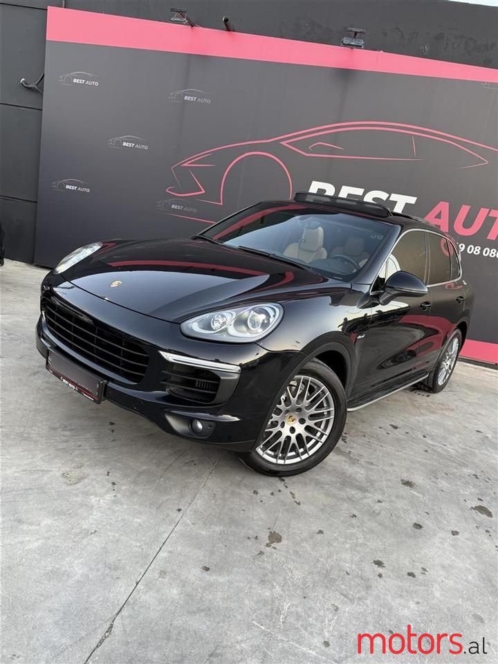 2015' Porsche Cayenne photo #3