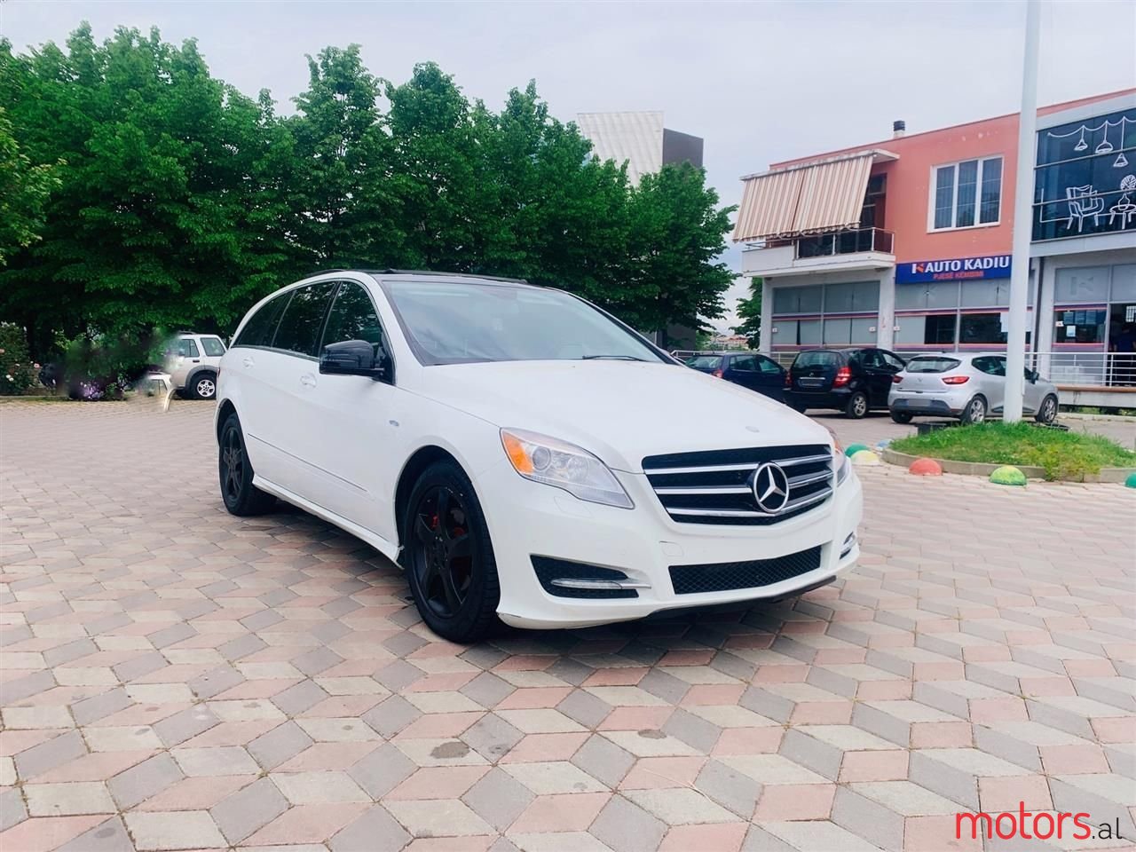 2011' Mercedes-Benz C 320 photo #4