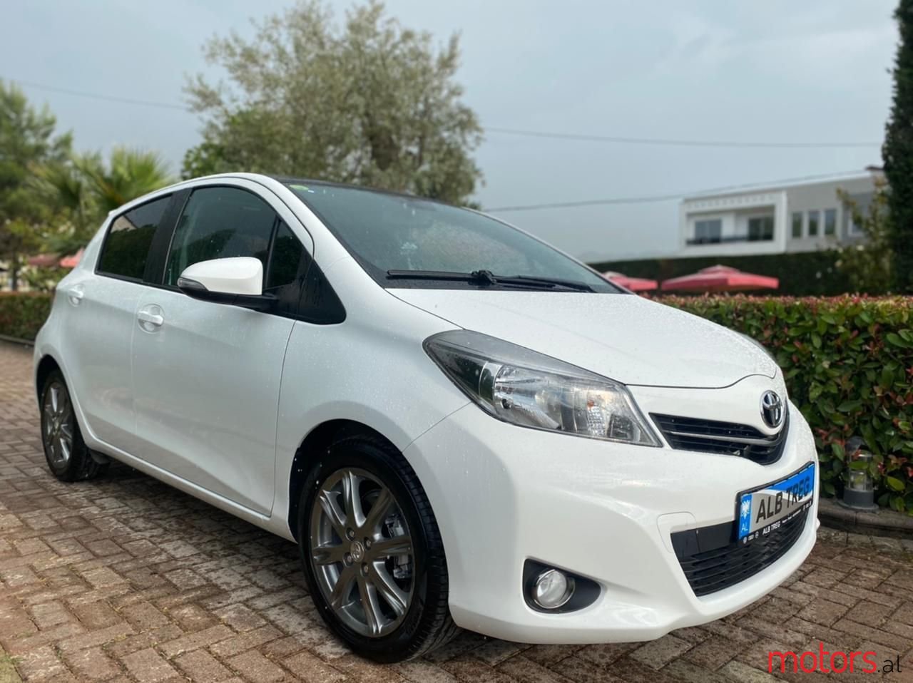 2013' Toyota Yaris photo #1