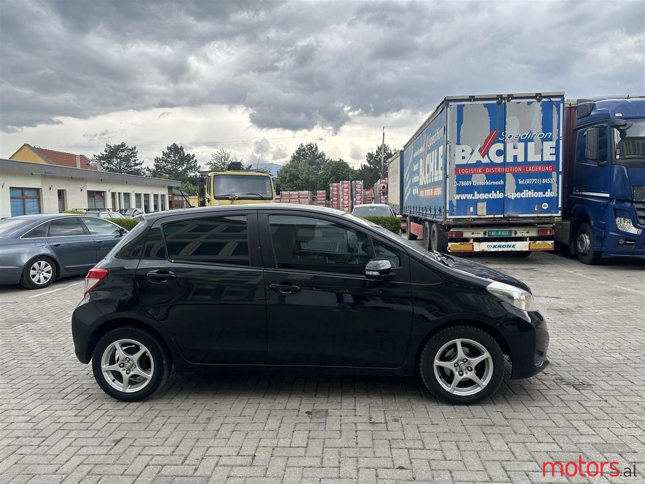 2013' Toyota Yaris photo #3