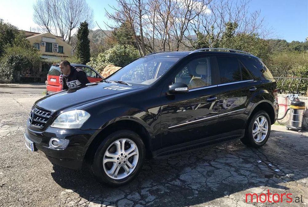 2006' Mercedes-Benz ML 320 photo #1