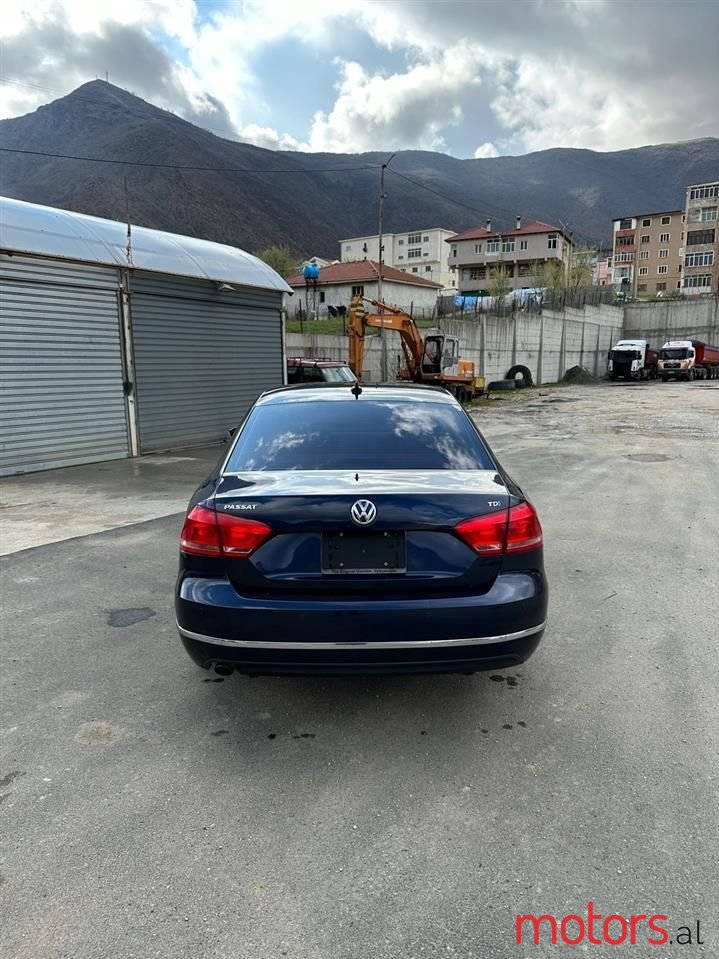 2013' Volkswagen Passat photo #3